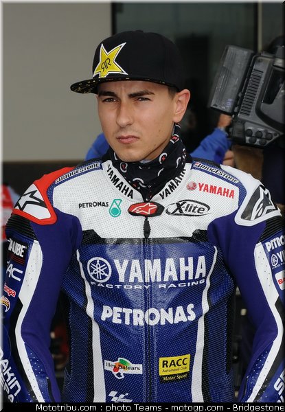 motogp_qatar_2011_lorenzo_014
