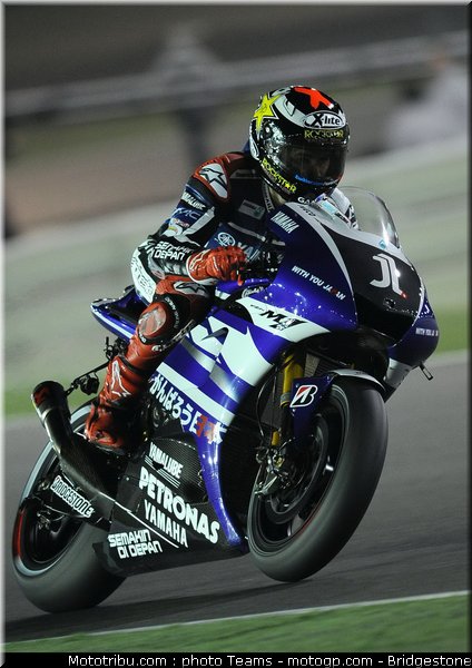 motogp_qatar_2011_lorenzo_018