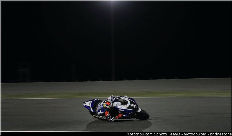 motogp_qatar_2011_lorenzo_023