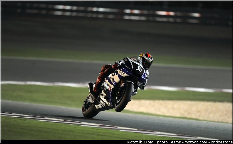 motogp_qatar_2011_lorenzo_024