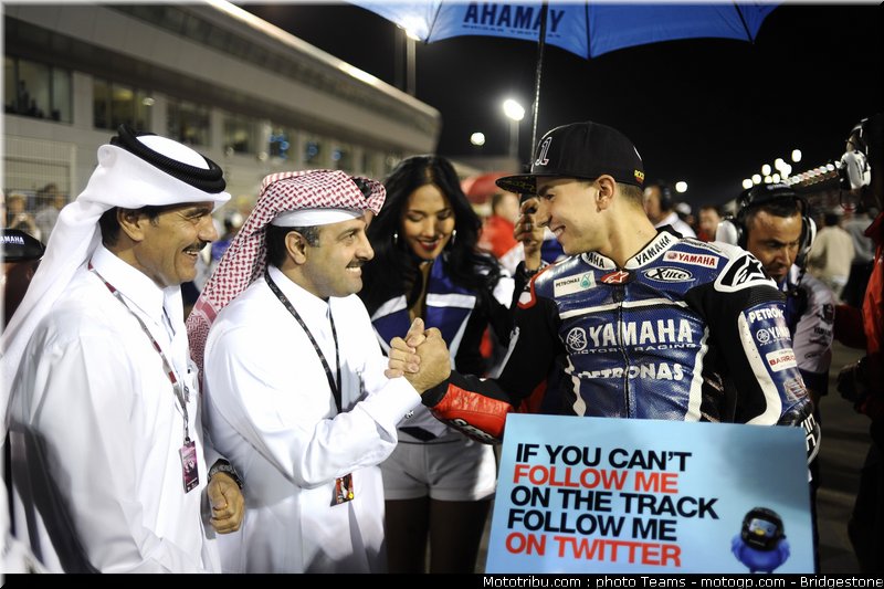 motogp_qatar_2011_lorenzo_025