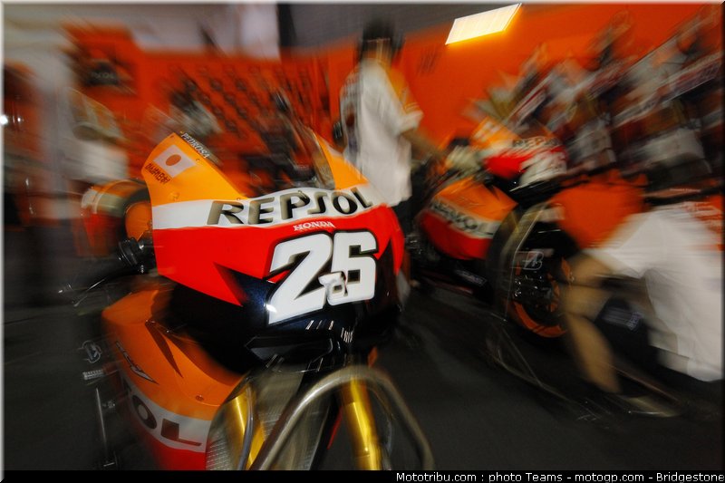 motogp_qatar_2011_pedrosa_17