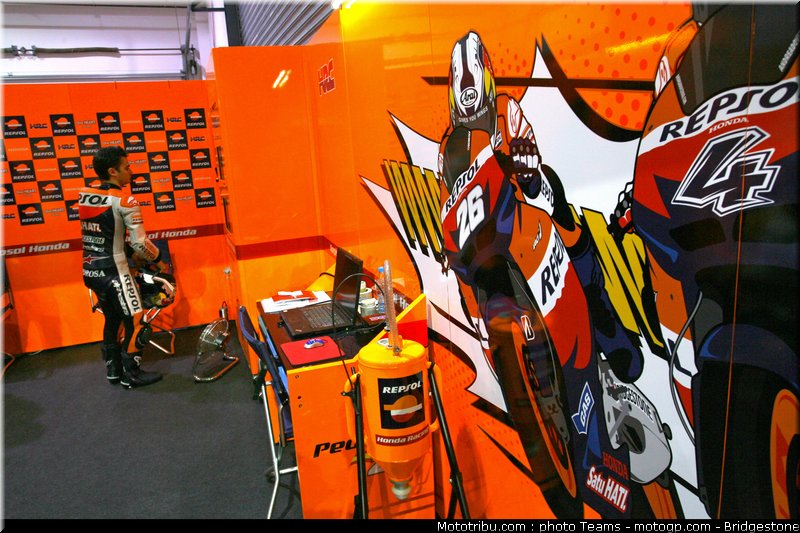 motogp_qatar_2011_pedrosa_33