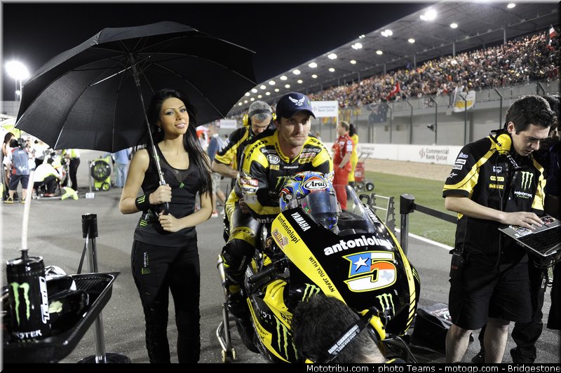motogp_qatar_2011_pitbabes_19