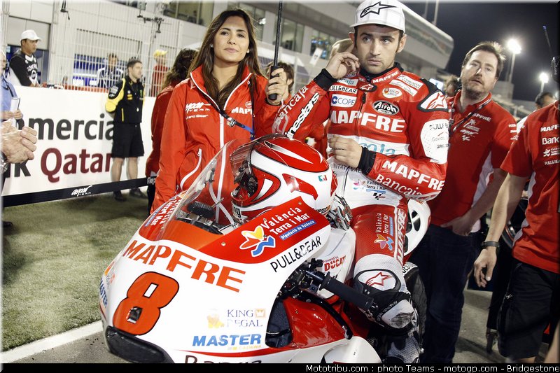 motogp_qatar_2011_pitbabes_21