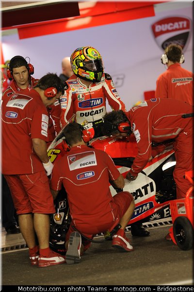 motogp_qatar_2011_rossi_30