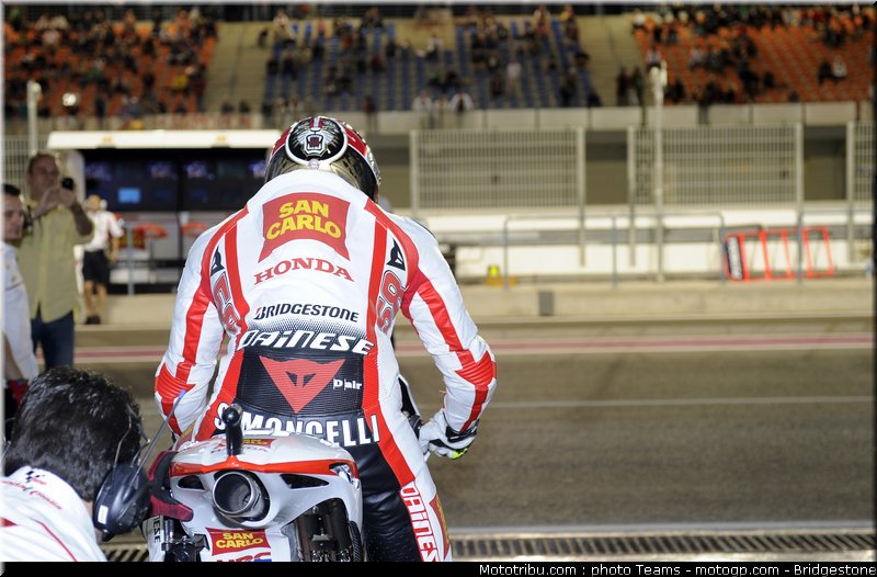motogp_qatar_2011_simoncelli_22