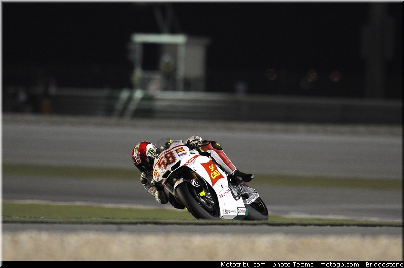 motogp_qatar_2011_simoncelli_31