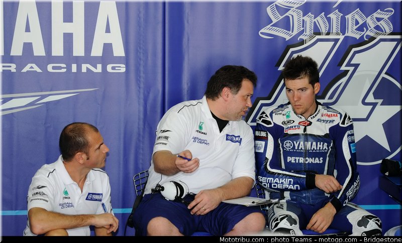motogp_qatar_2011_spies_02