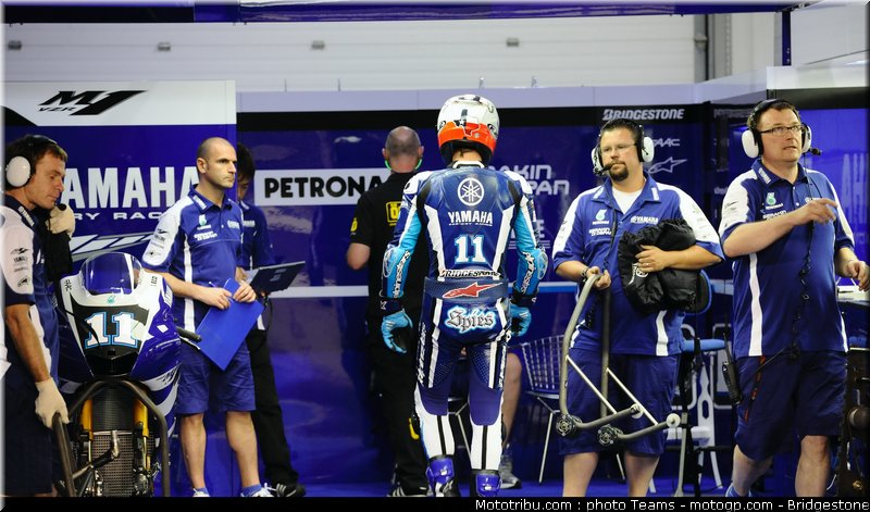 motogp_qatar_2011_spies_08