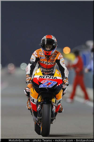 motogp_qatar_2011_stoner_01