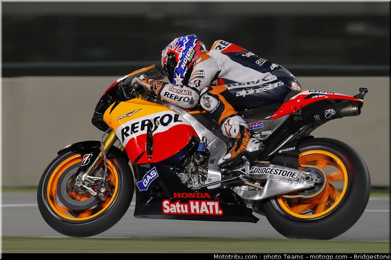 motogp_qatar_2011_stoner_07