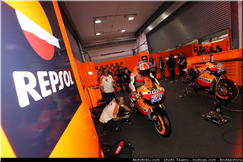 motogp_qatar_2011_stoner_14
