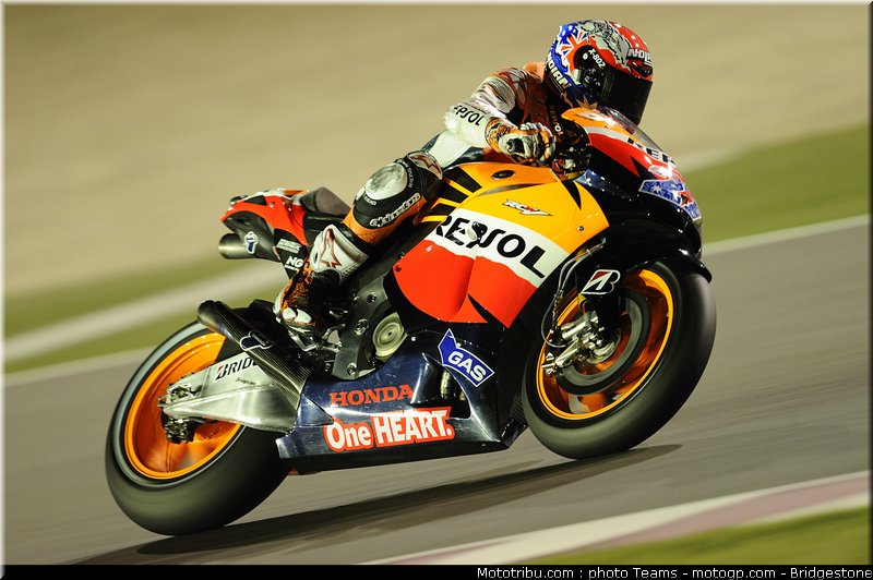 motogp_qatar_2011_stoner_27
