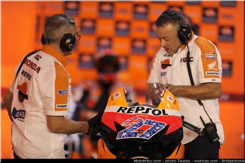 motogp_qatar_2011_stoner_28