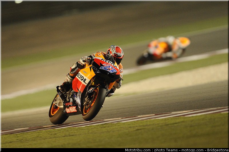 motogp_qatar_2011_stoner_31