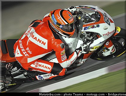 moto2_qatar_2011_bradl_01.jpg