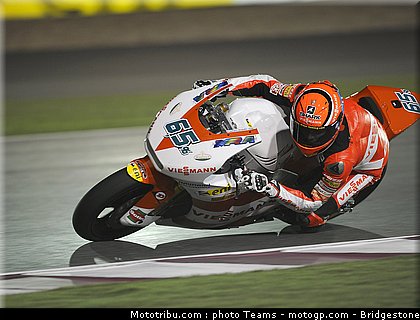 moto2_qatar_2011_bradl_02.jpg