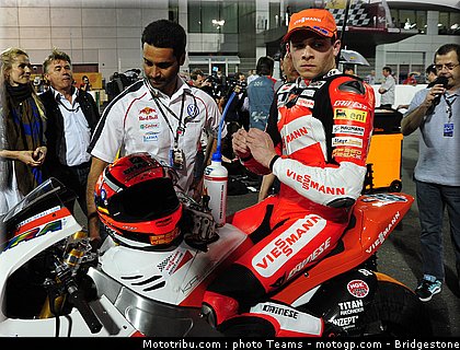 moto2_qatar_2011_bradl_06.jpg
