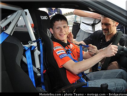 moto2_qatar_2011_bradl_07.jpg