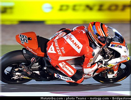 moto2_qatar_2011_bradl_09.jpg