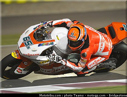 moto2_qatar_2011_bradl_11.jpg