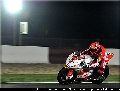 moto2_qatar_2011_bradl_12.jpg
