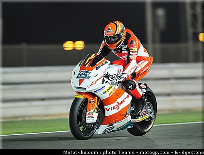 moto2_qatar_2011_bradl_13.jpg