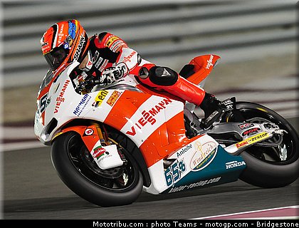 moto2_qatar_2011_bradl_15.jpg