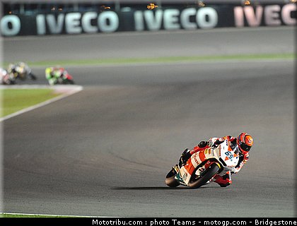 moto2_qatar_2011_bradl_21.jpg