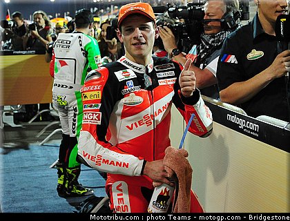 moto2_qatar_2011_bradl_25.jpg