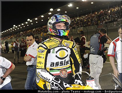 moto2_qatar_2011_deangelis_3.jpg
