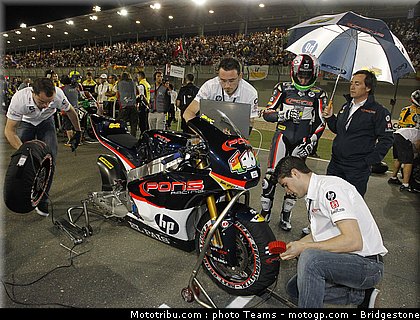 moto2_qatar_2011_espargaro_2.jpg