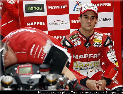 moto2_qatar_2011_fores_01.jpg
