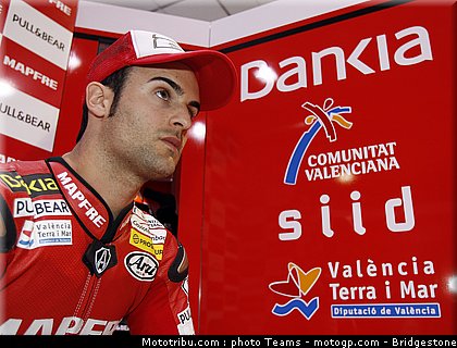 moto2_qatar_2011_fores_05.jpg