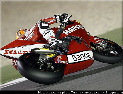 moto2_qatar_2011_fores_06.jpg