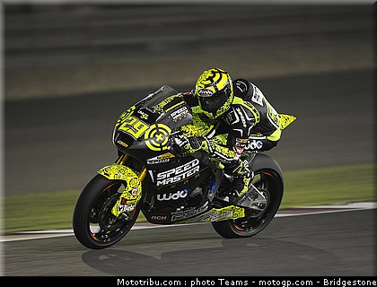 moto2_qatar_2011_iannone_2.jpg