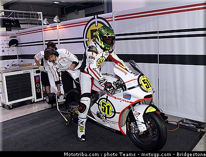 moto2_qatar_2011_pirro_02.jpg