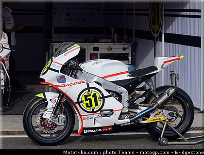 moto2_qatar_2011_pirro_09.jpg