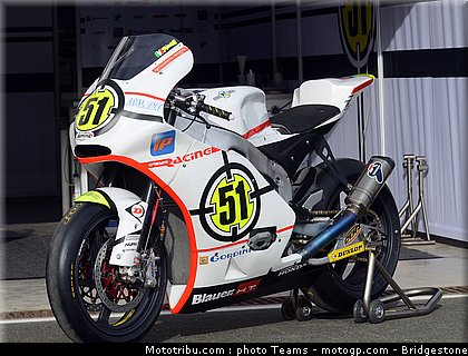 moto2_qatar_2011_pirro_11.jpg