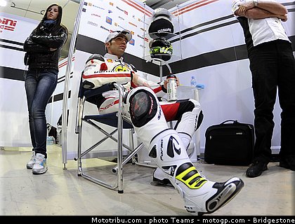 moto2_qatar_2011_pirro_12.jpg