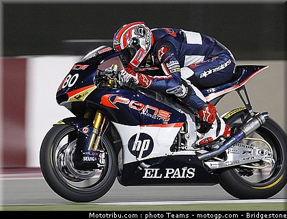 moto2_qatar_2011_pons_1.jpg