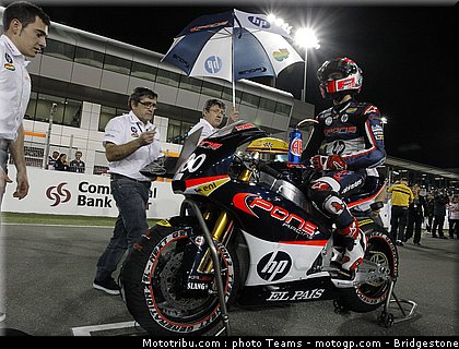 moto2_qatar_2011_pons_3.jpg