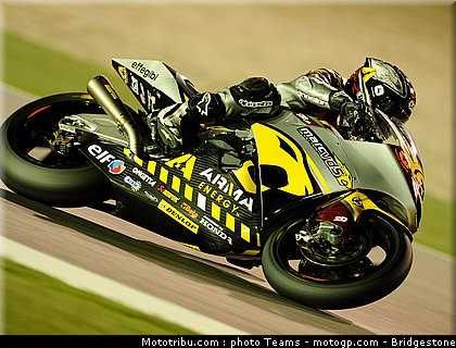 moto2_qatar_2011_redding_09.jpg