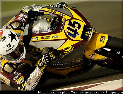 moto2_qatar_2011_redding_10.jpg
