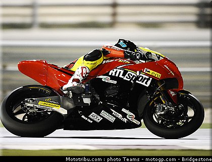 moto2_qatar_2011_simeon_12.jpg