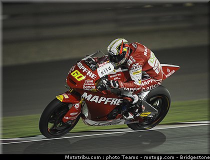 moto2_qatar_2011_simon_02.jpg