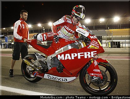 moto2_qatar_2011_simon_03.jpg
