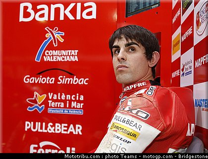 moto2_qatar_2011_simon_05.jpg