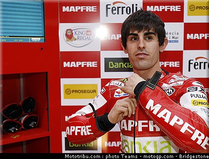 moto2_qatar_2011_simon_09.jpg